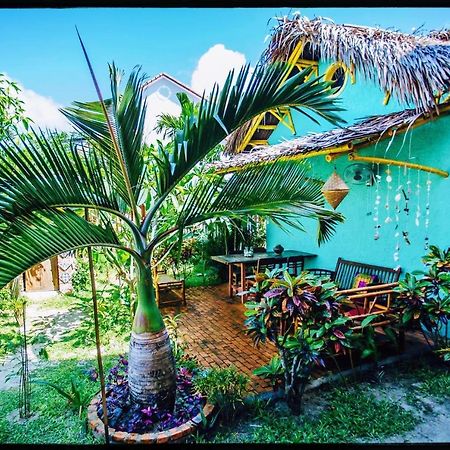 The Happy Bird B&B Хой Ан Екстериор снимка